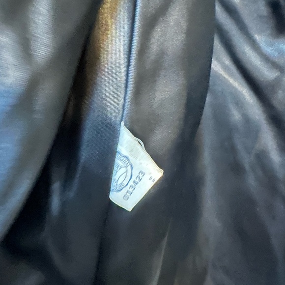 Vintage Made In USA Black Cape with Gold Embroidery and pockets - Picture 2 of 7